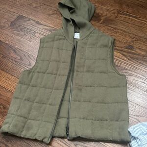 Zara Army green quilted textured hoodie vest